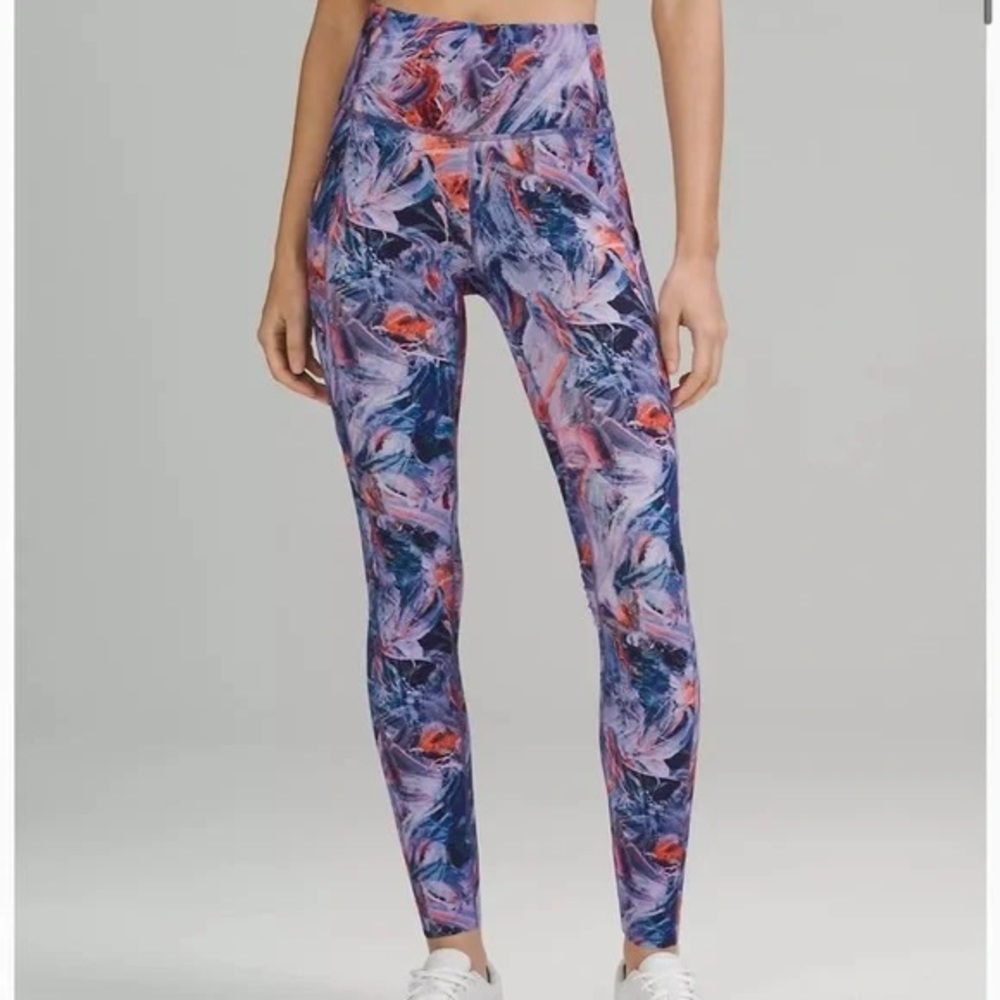Lululemon Base Pace High-Rise Running Tight 25"
Atmospheric Purple Multi